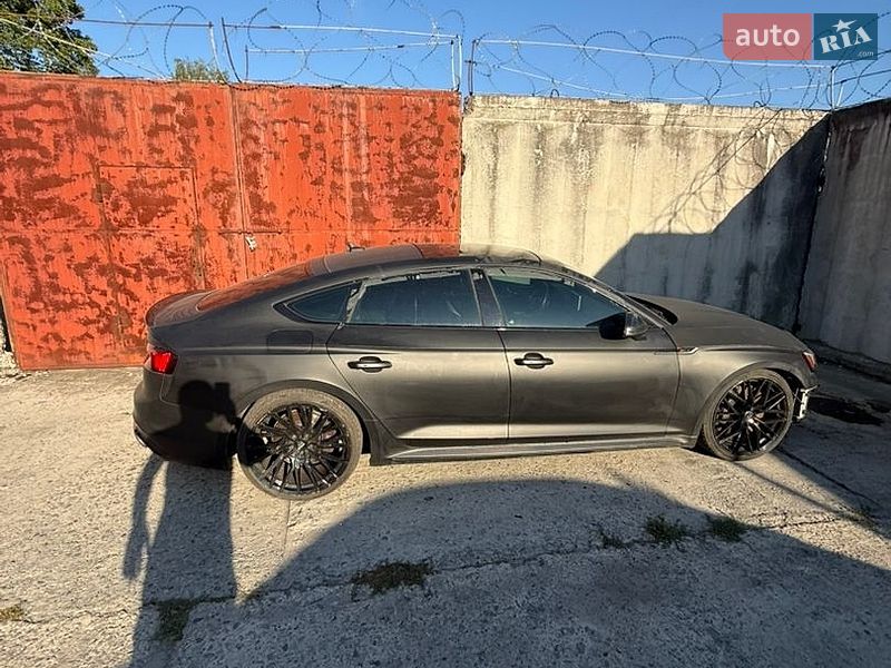 Купе Audi RS5 2018 в Вараші