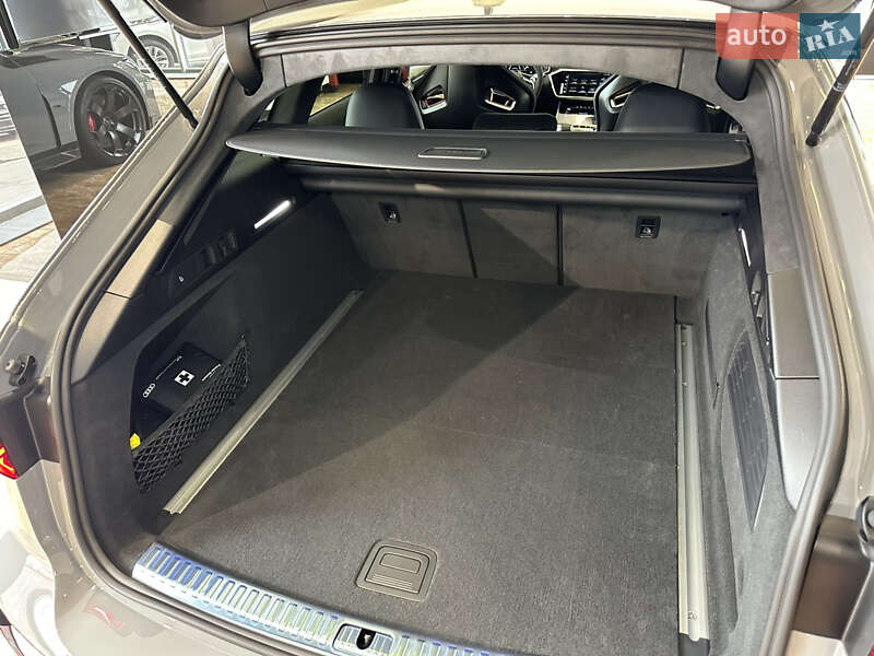 Универсал Audi RS6 2024 в Киеве