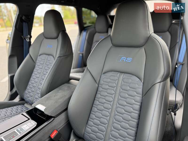 Универсал Audi RS6 2025 в Киеве
