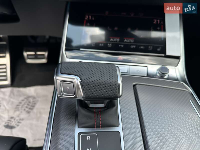 Универсал Audi RS6 2025 в Киеве