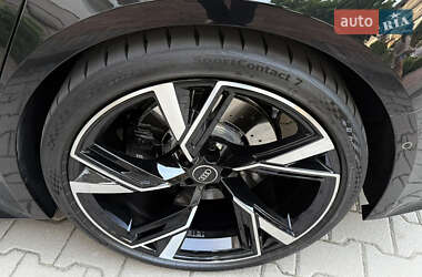 Универсал Audi RS6 2021 в 