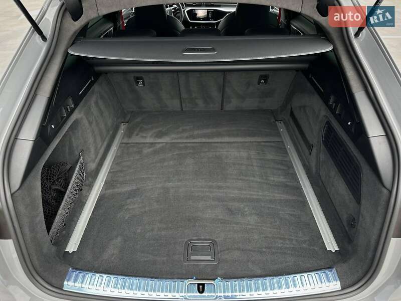 Универсал Audi RS6 2021 в Киеве
