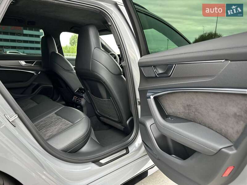 Универсал Audi RS6 2021 в Киеве