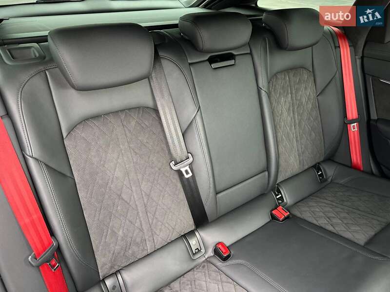 Универсал Audi RS6 2021 в Киеве