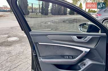 Универсал Audi RS6 2021 в 