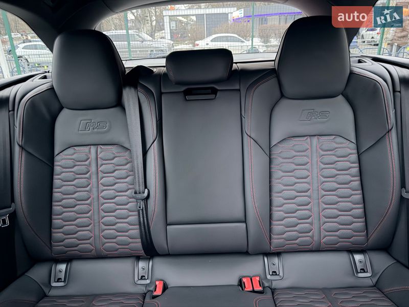 Универсал Audi RS6 2025 в Киеве