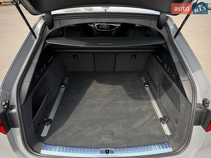 Универсал Audi RS6 2025 в Киеве