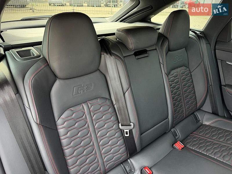 Универсал Audi RS6 2025 в Киеве