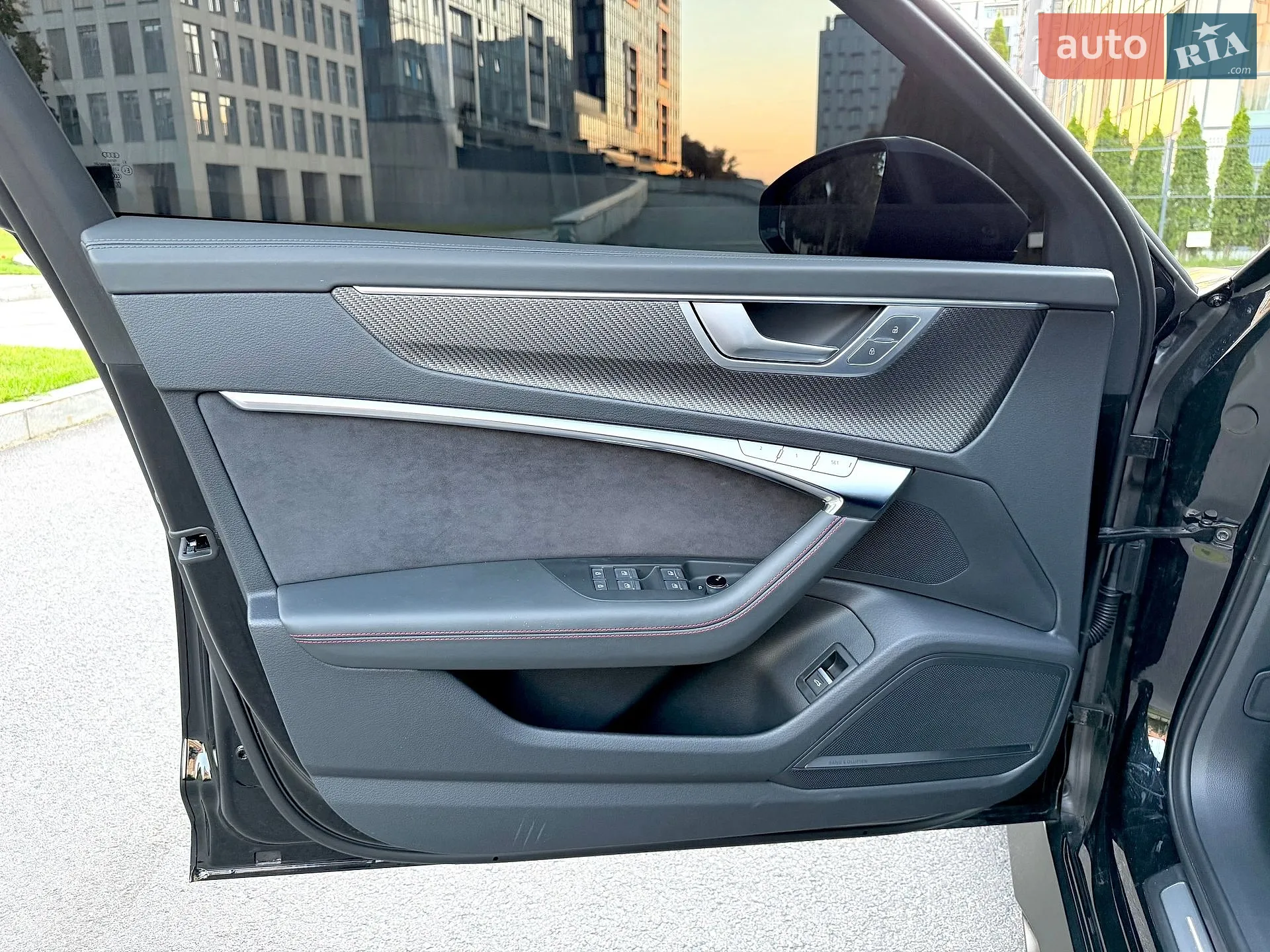 2025 Audi RS6 - мініатюра 21