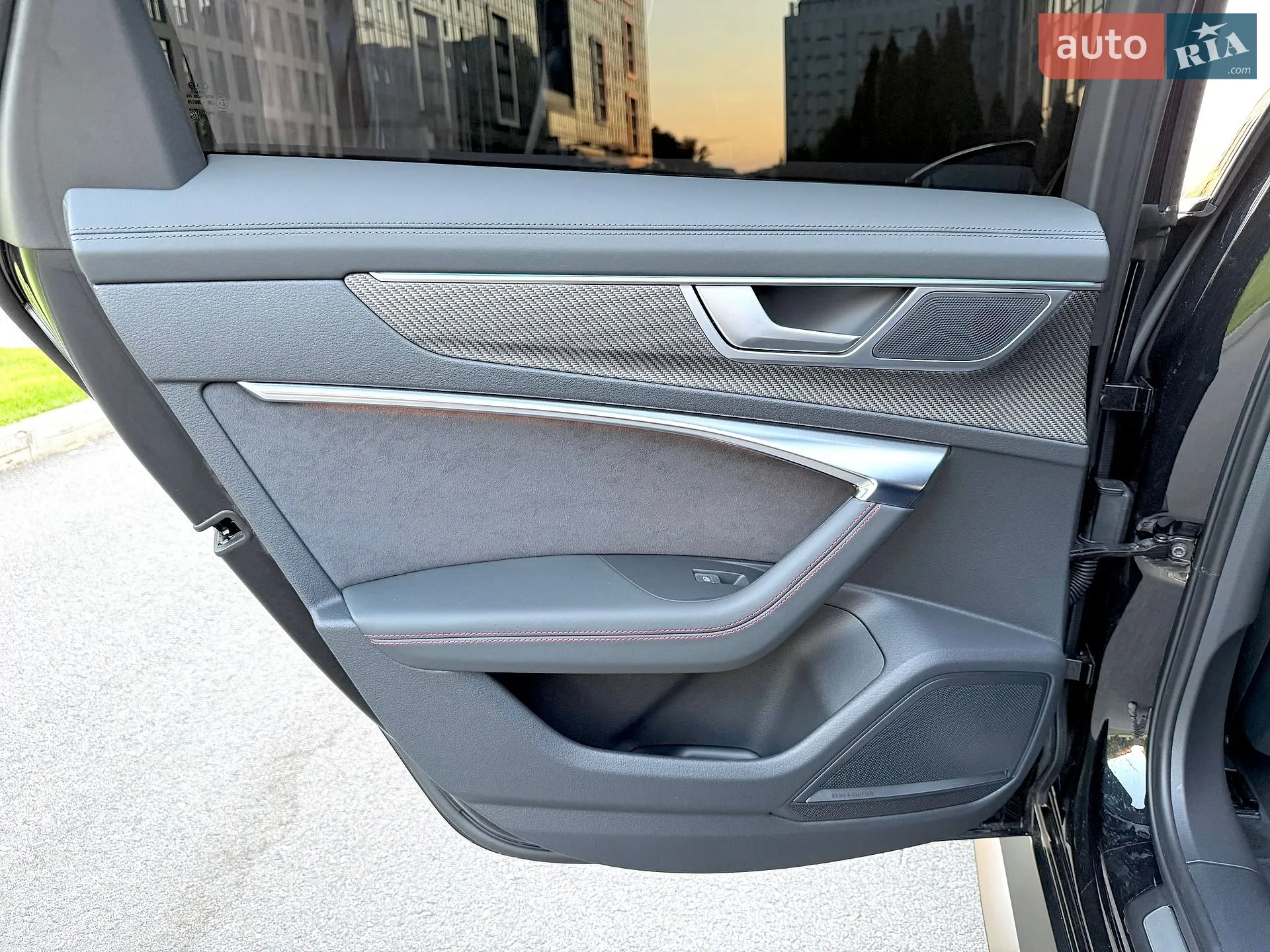 2025 Audi RS6 - мініатюра 27