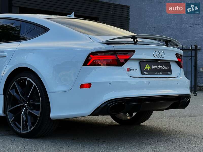 Лифтбек Audi RS7 Sportback 2016 в Киеве фото 25 Лифтбек Audi RS7 Sportback 2016 в Киеве