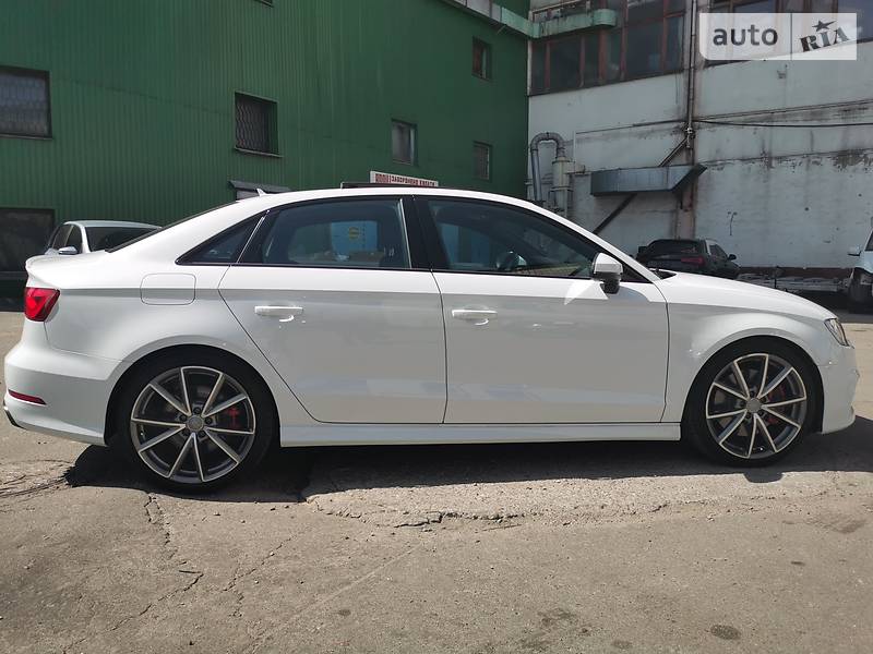 Седан Audi S3 2016 в Киеве