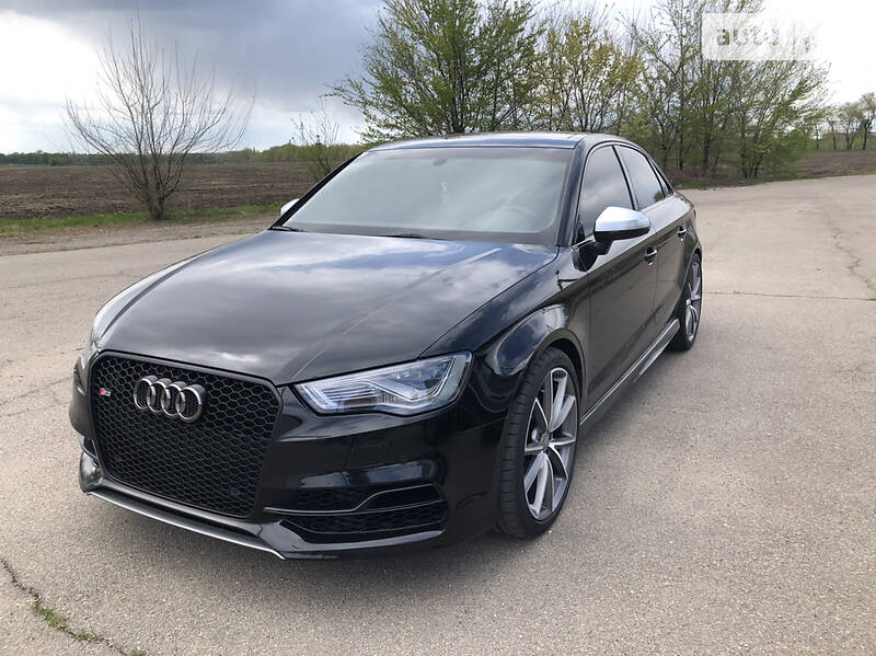 Седан Audi S3 2016 в Днепре