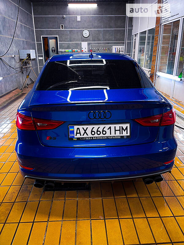 Седан Audi S3 2015 в Киеве