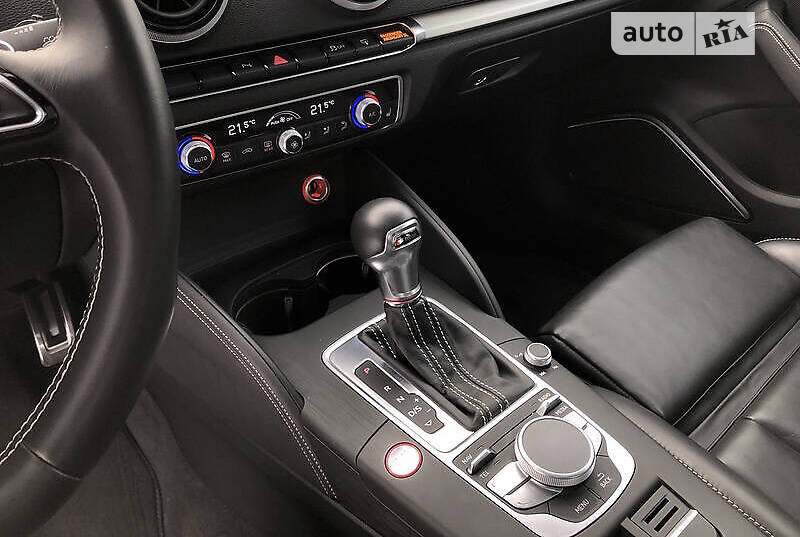 Седан Audi S3 2015 в Киеве