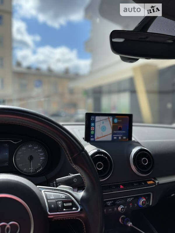 Седан Audi S3 2015 в Киеве