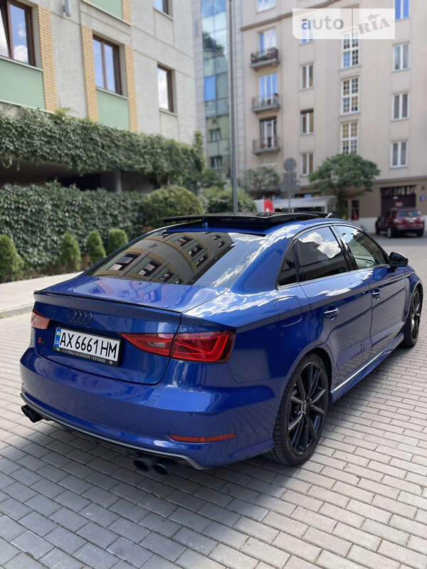 Седан Audi S3 2015 в Киеве