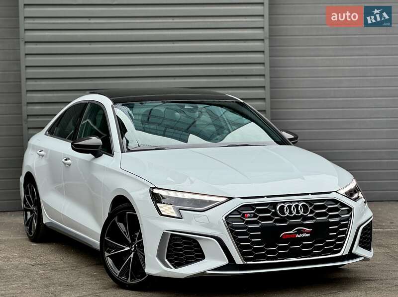 Седан Audi S3 2022 в Киеве