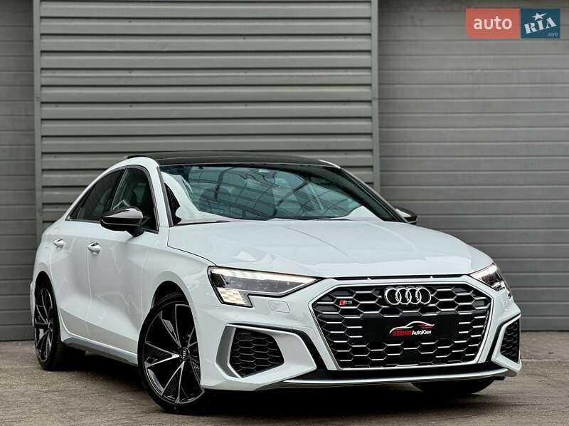 Седан Audi S3 2022 в Киеве