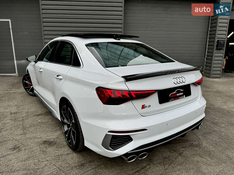 Седан Audi S3 2022 в Киеве