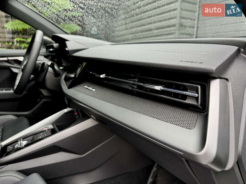 Седан Audi S3 2022 в Киеве