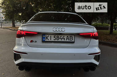 Седан Audi S3 2022 в Буче