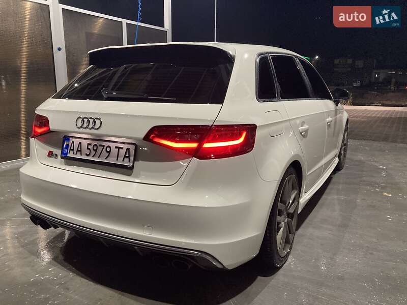 Хэтчбек Audi S3 2014 в Киеве
