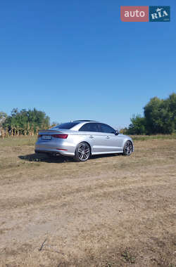 Седан Audi S3 2015 в 