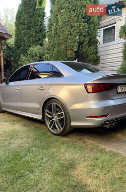 Седан Audi S3 2015 в 