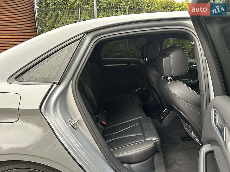 Седан Audi S3 2016 в Киеве