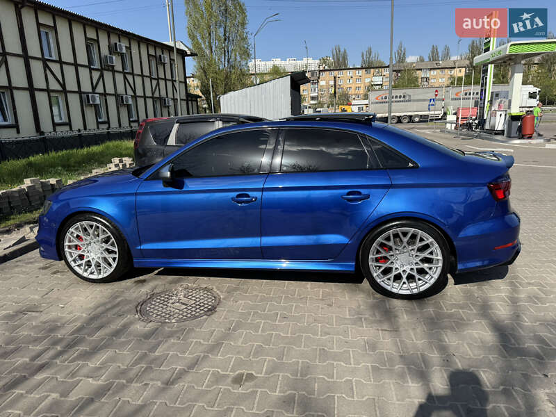 Седан Audi S3 2014 в Киеве