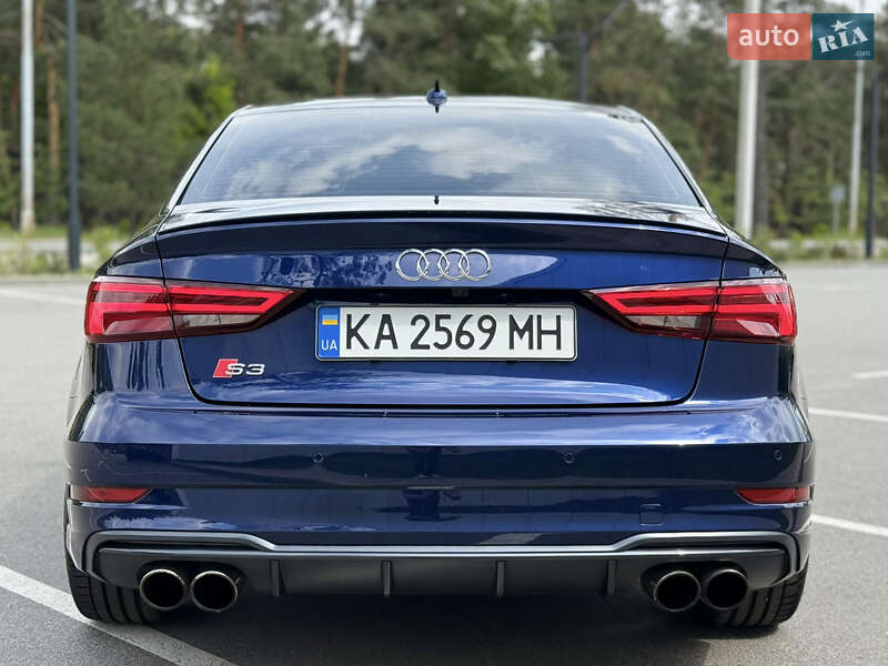 Седан Audi S3 2017 в Киеве