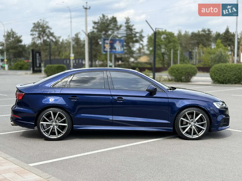 Седан Audi S3 2017 в Киеве