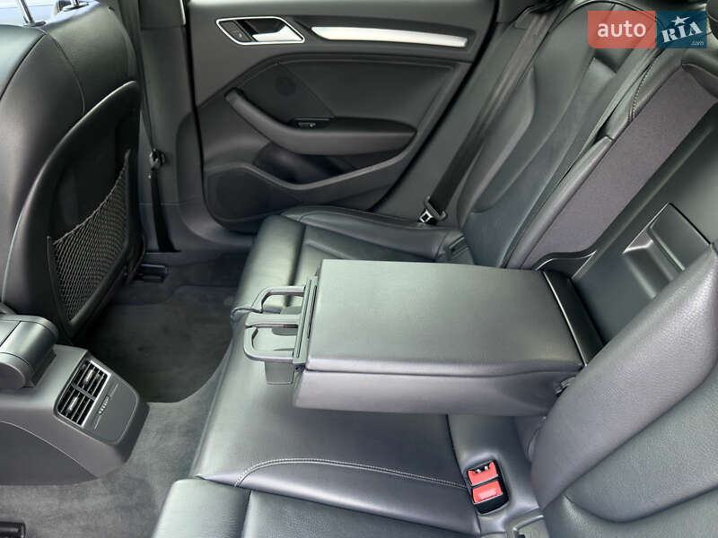 Седан Audi S3 2017 в Киеве