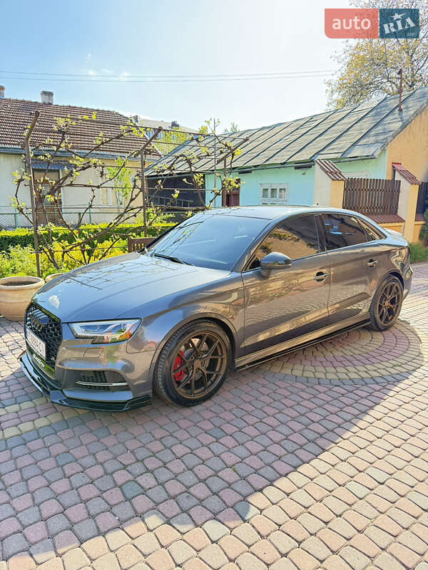 Седан Audi S3 2017 в Коломые