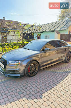 Седан Audi S3 2017 в 