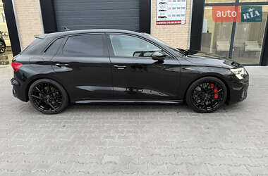 Седан Audi S3 2021 в 
