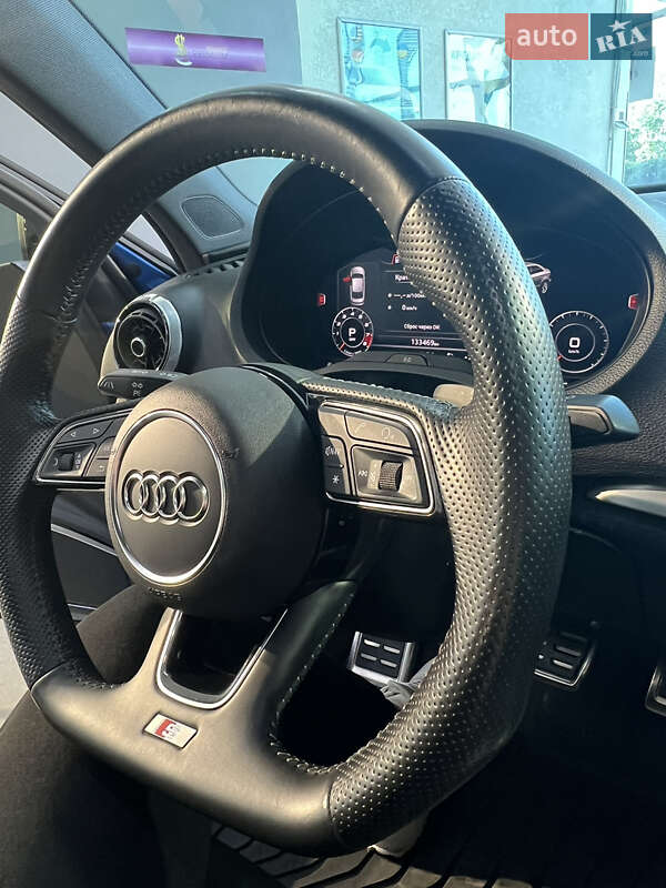 Седан Audi S3 2018 в Киеве