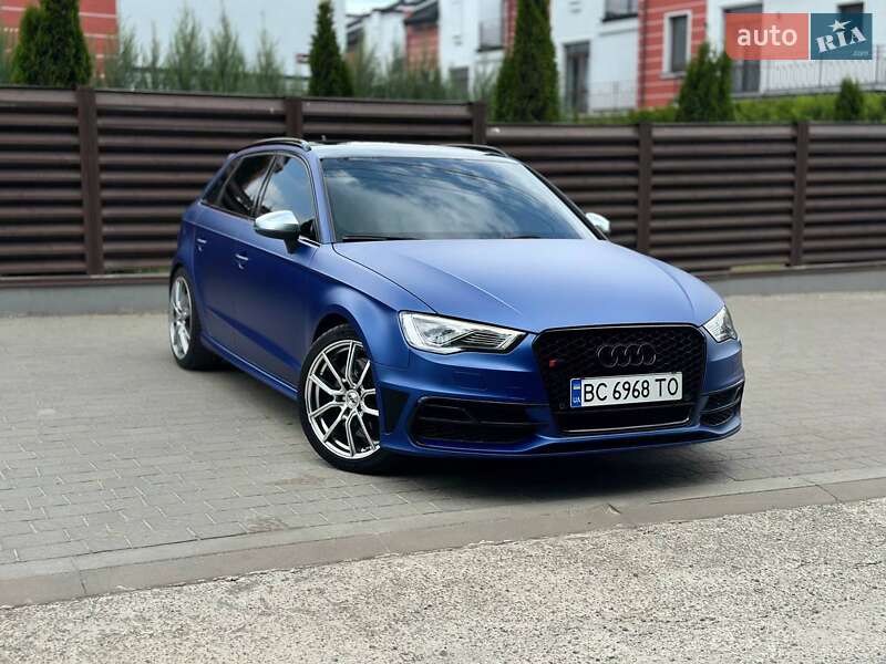 Хэтчбек Audi S3 2015 в 