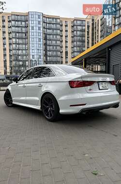 Седан Audi S3 2015 в 