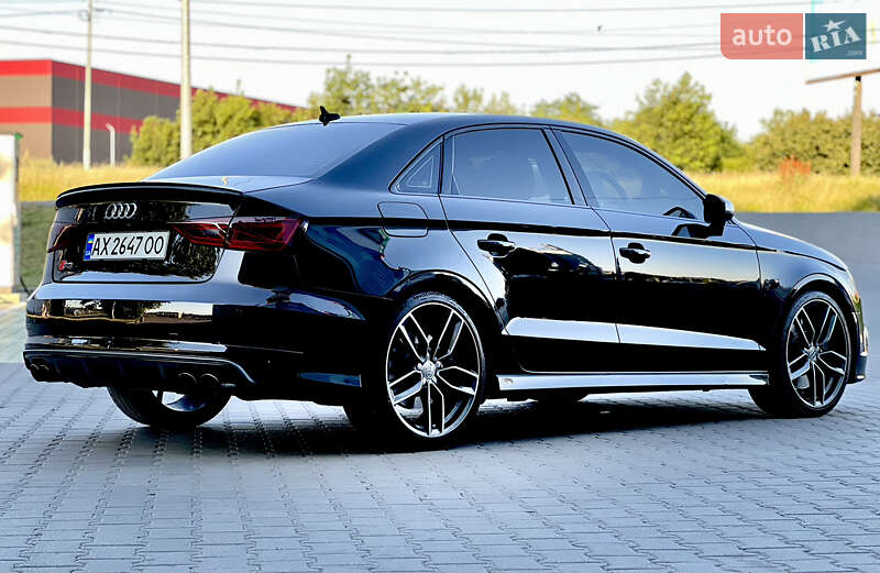 Седан Audi S3 2014 в Киеве