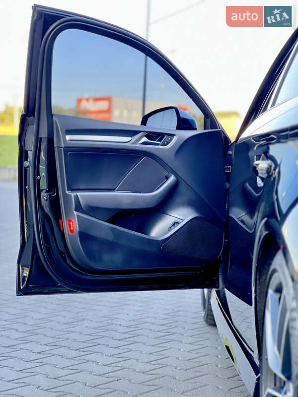 Седан Audi S3 2014 в Киеве