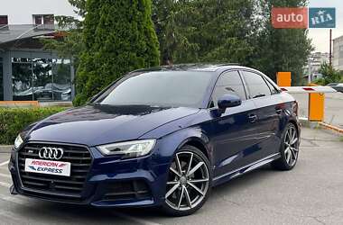 Седан Audi S3 2017 в 