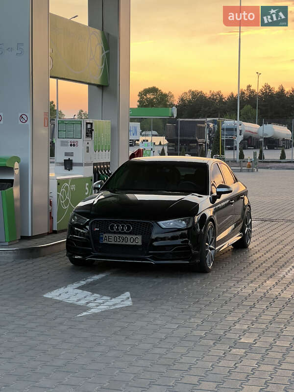 Седан Audi S3 2016 в Днепре
