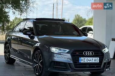 Седан Audi S3 2017 в 