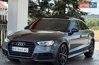 Седан Audi S3 2017 в 