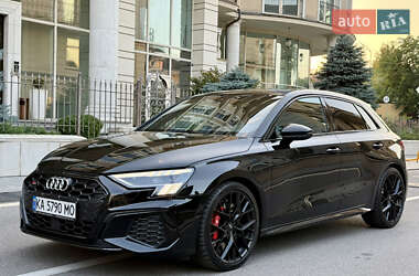 Седан Audi S3 2021 в 