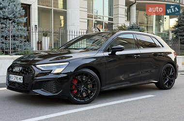 Седан Audi S3 2021 в 