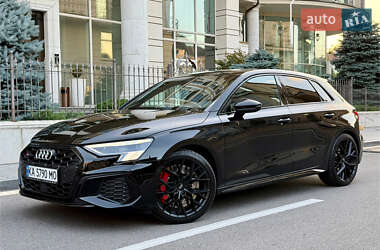 Седан Audi S3 2021 в 