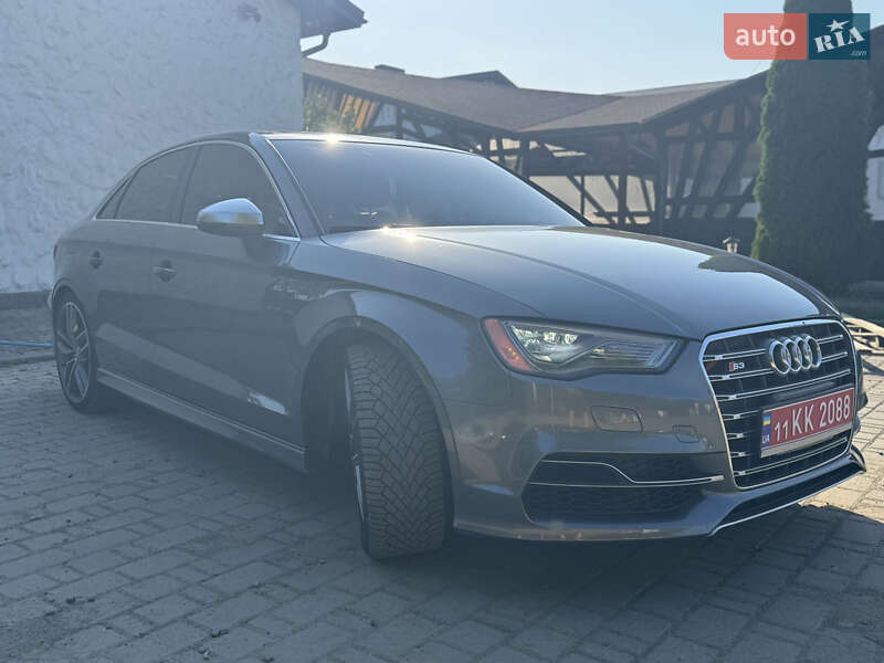 Седан Audi S3 2014 в Вижниці
